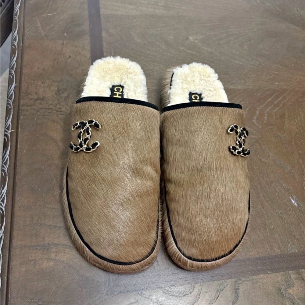 Tan Fur Slippers with Logo